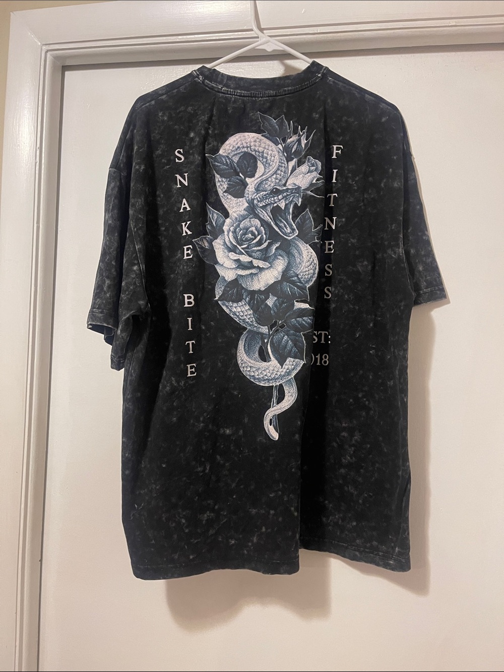 Snake Bite Fitness Graphic Tee - Black size large